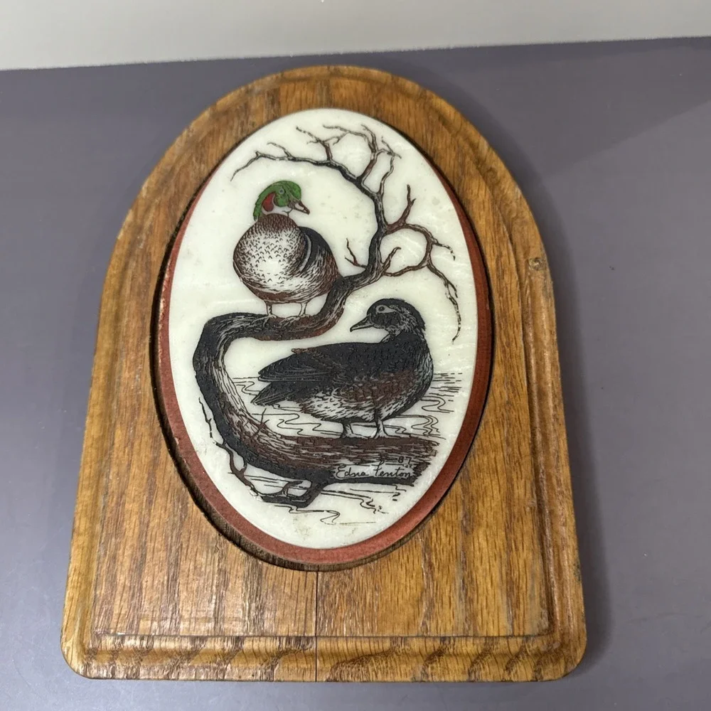 Fenton 1987 Mallard Ducks Oval Display Wall Hanging - SEE DESC